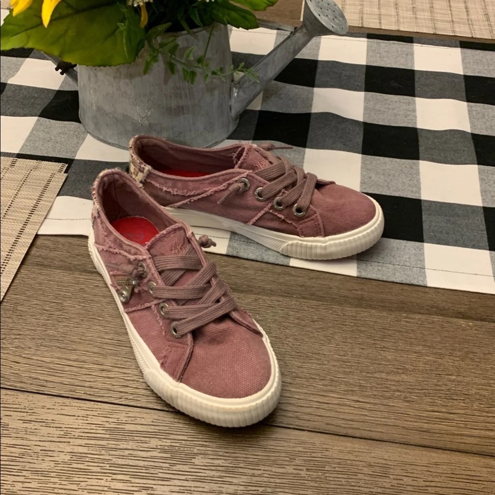 Sold! Blowfish slip on Youth Size 2